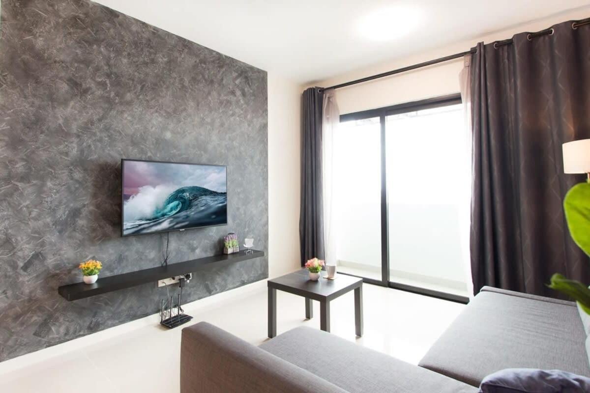 A Modern & Bright Suasana In *